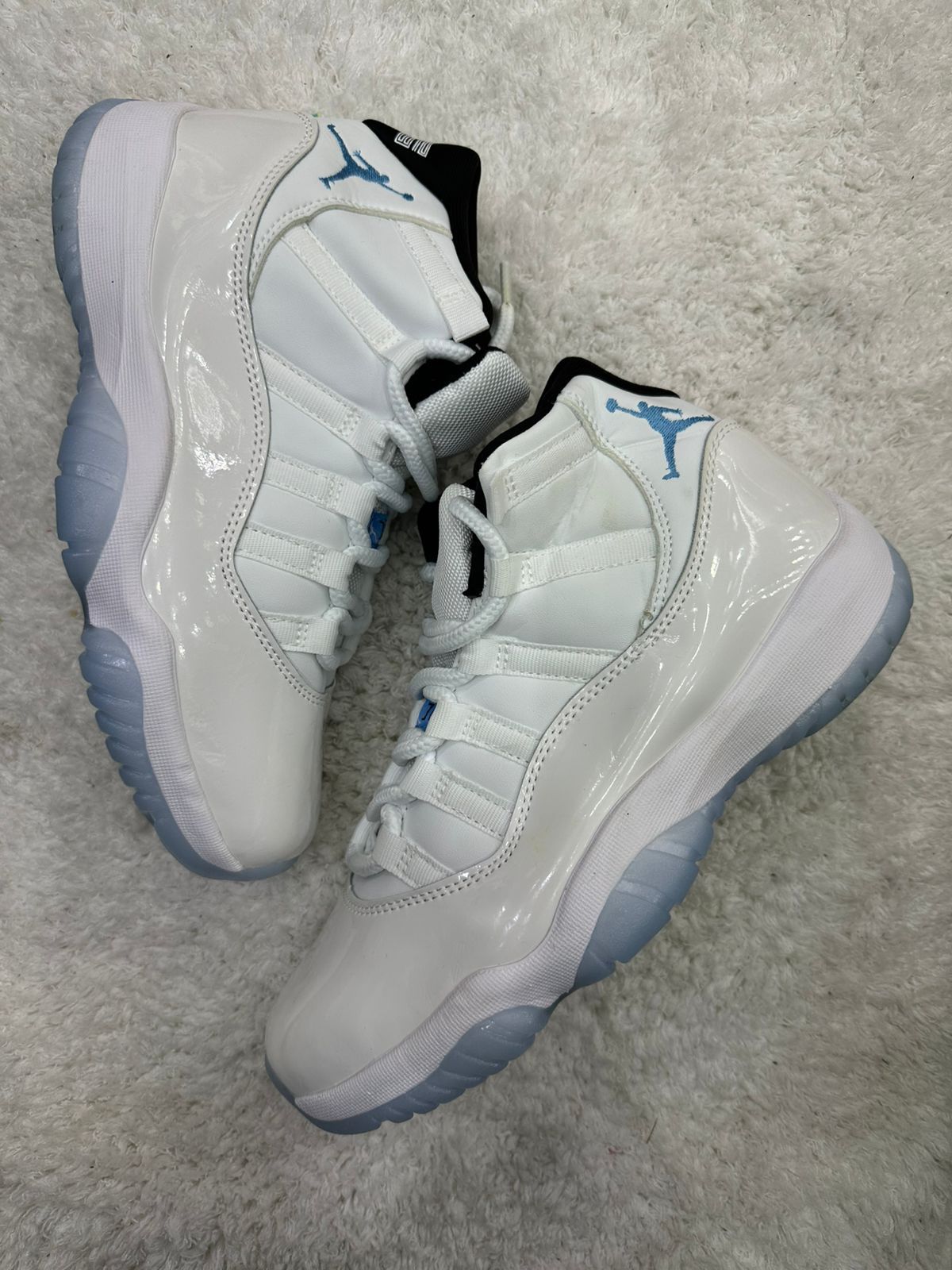 Nike Air Jordan Retro 11 - Celeste y Blanco