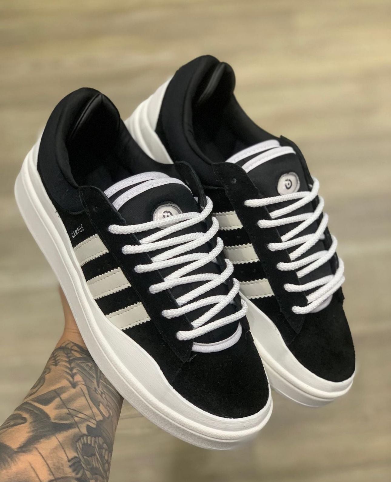 Adidas Campus 00S x BAD BUNNY Blancas y Negras