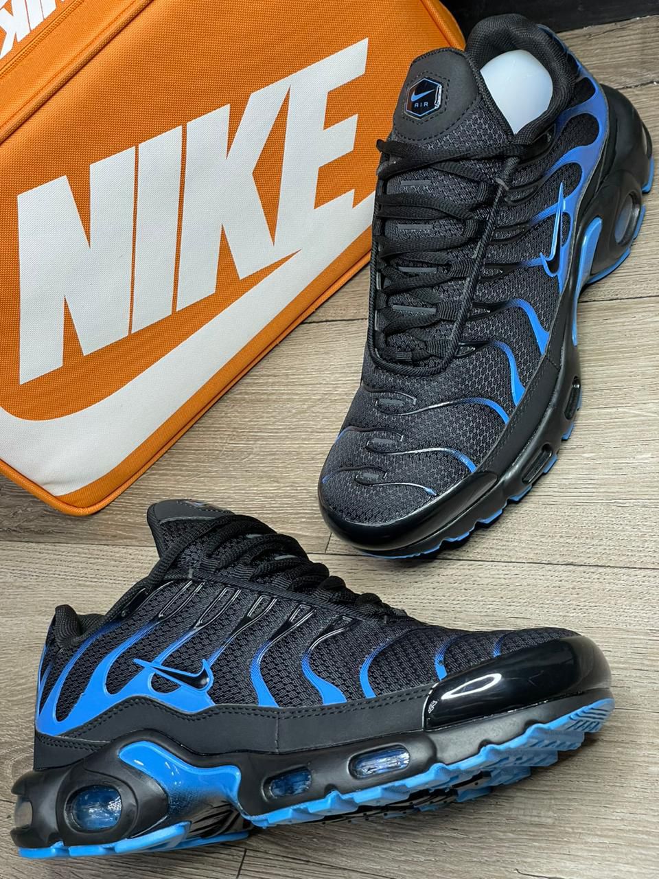 Nike Air Max Plus TN - Negras y Azules