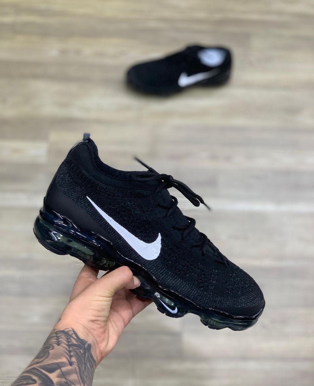 Nike VaporMax 7.0 - Negras con pipa blanca