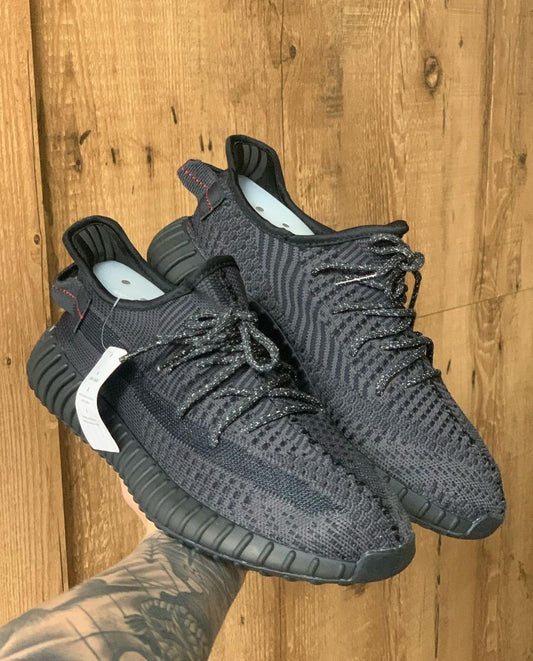 Adidas Yeezy Boost 350 - Negras