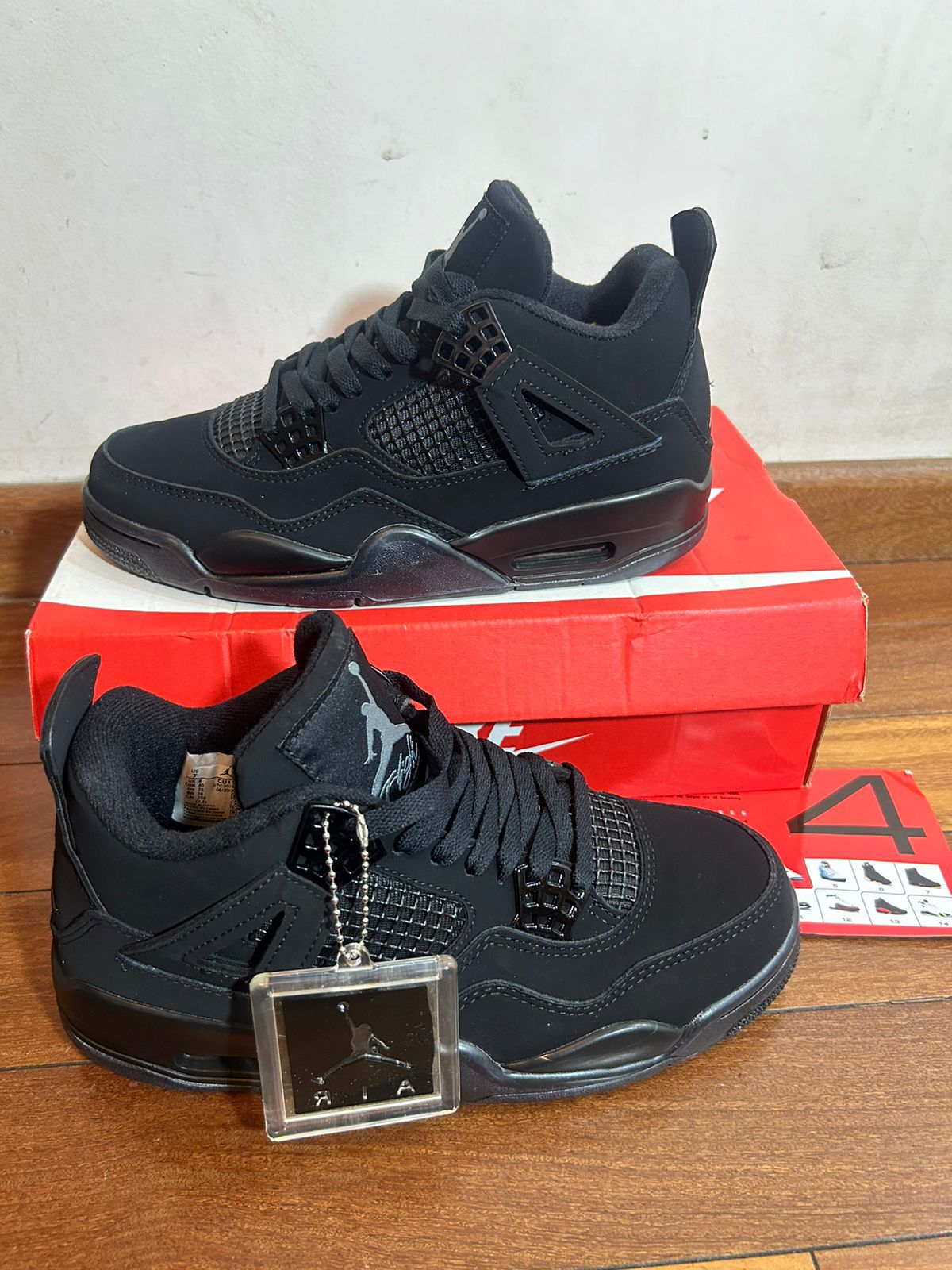 Nike Air Jordan Retro 4  - Negras Black Cat