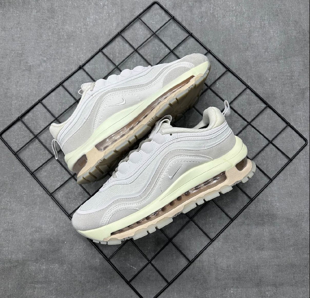 Nike Air Max Futura - Crema