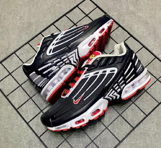 Nike Air Max Plus TN3 - Negras con Rojo