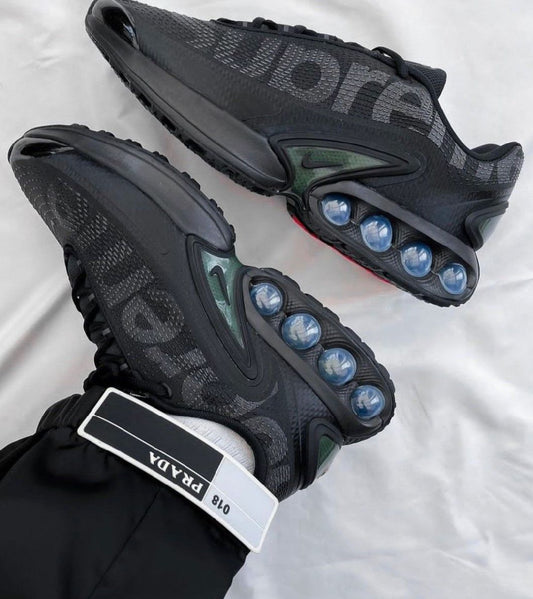 Nike Air Max DN - Negras x SUPREME