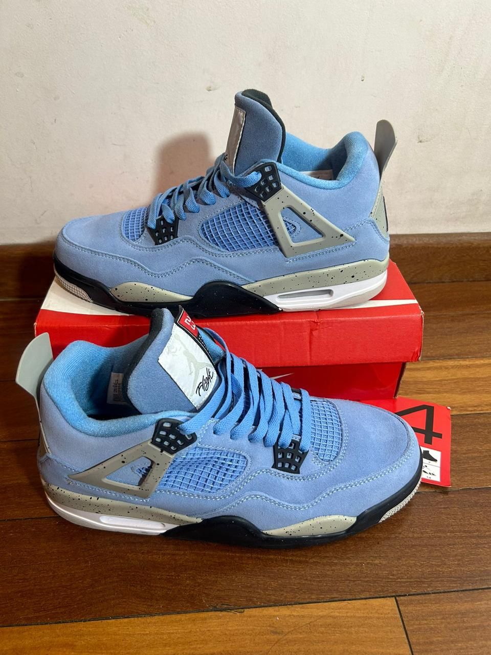 Nike Air Jordan 4 Retro - University Blue
