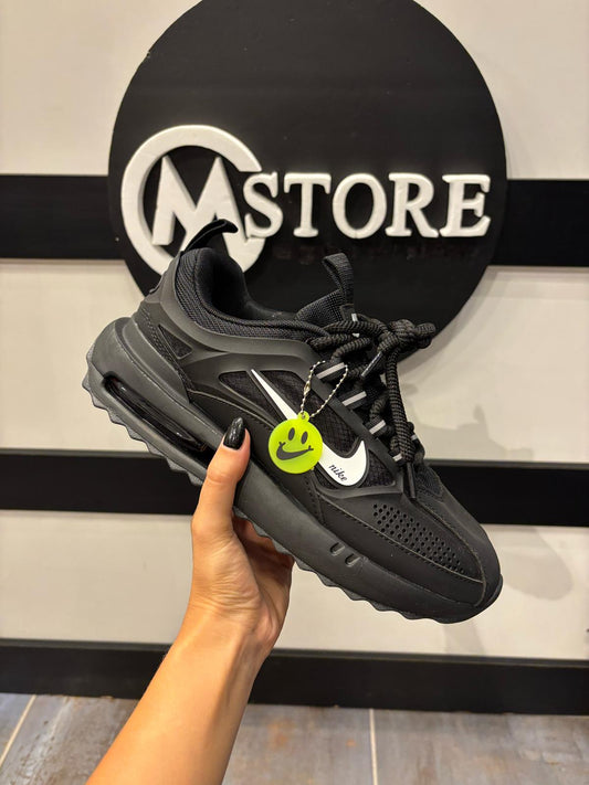 Nike Bailleli – Negro y Blanco