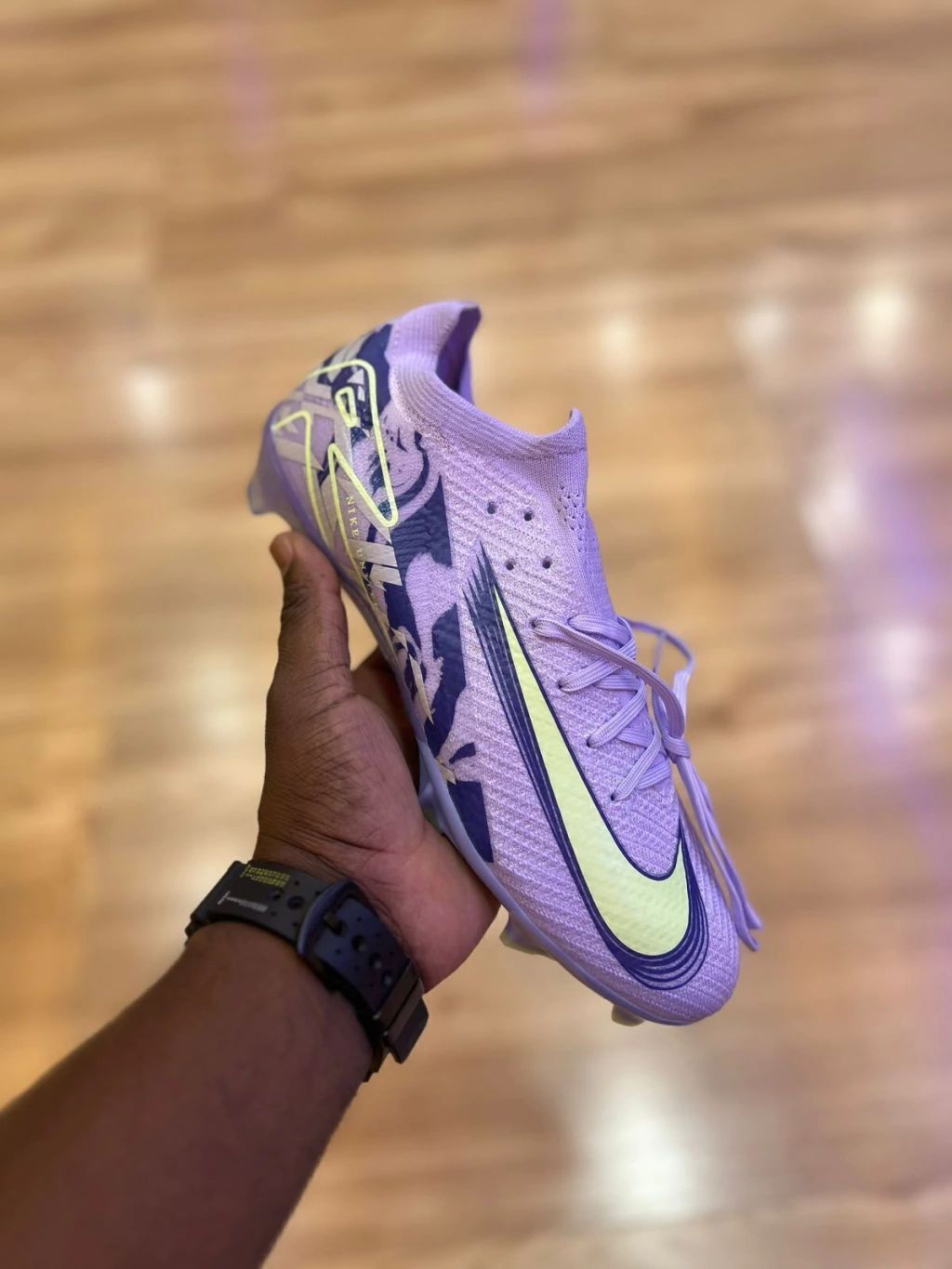 Zapas Futbol Nike - Violetas y Verdes