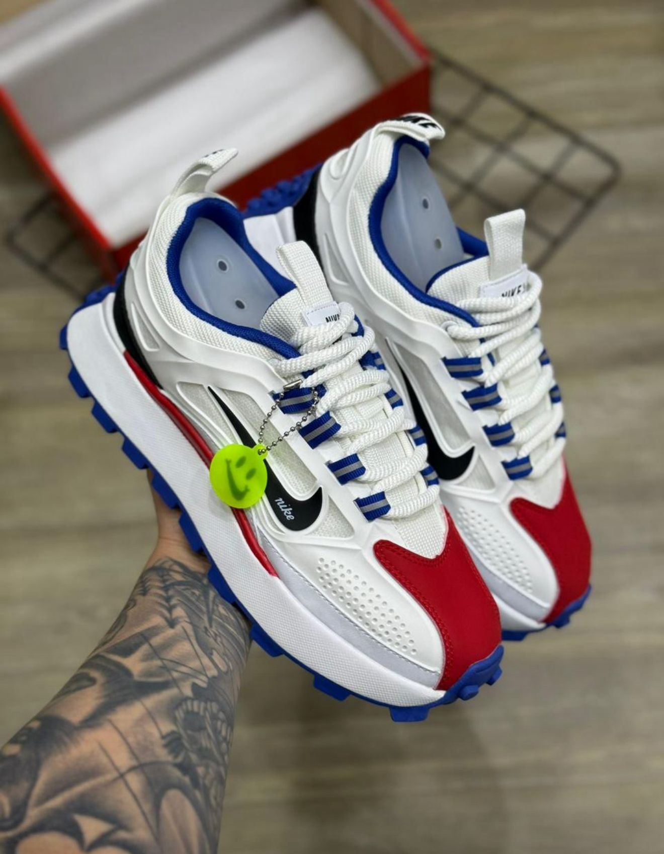 Nike Bailleli – Varios Colores