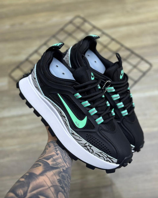 Nike Bailleli – Negro y Verde