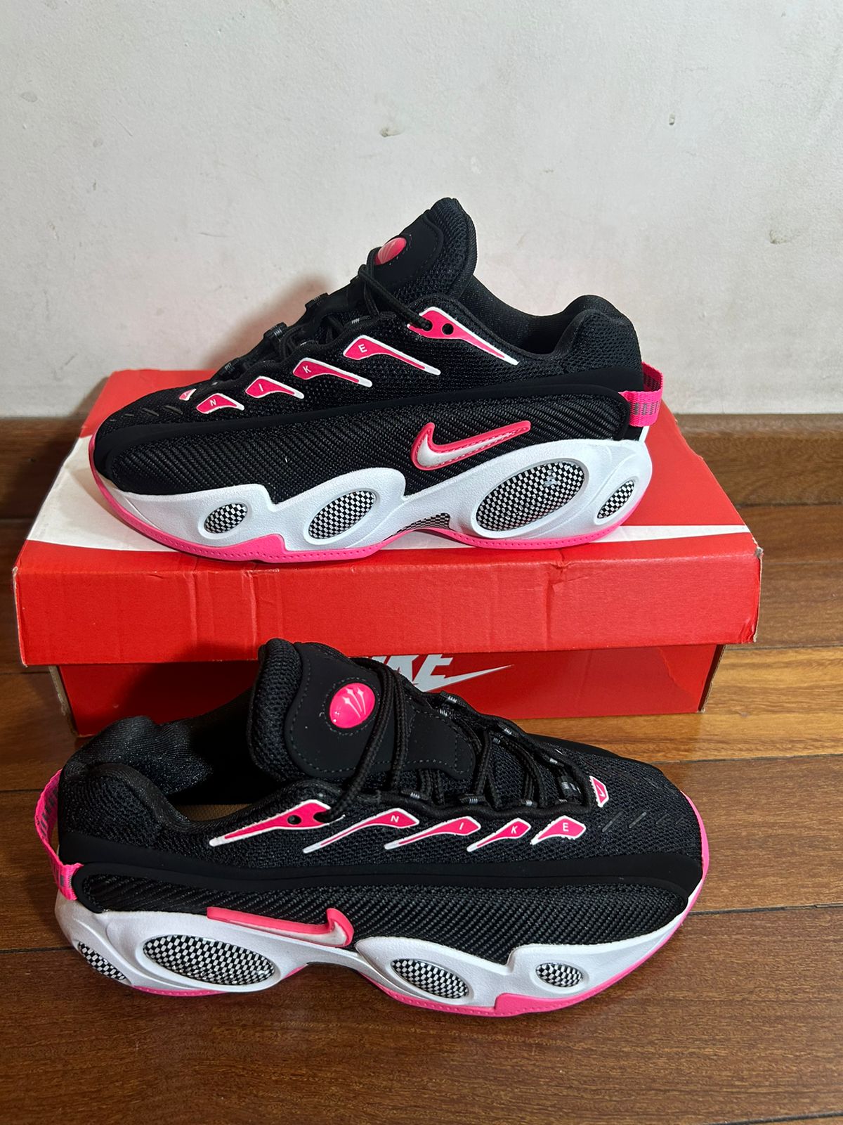 Nike Nocta Glide  - Negras y Rosadas