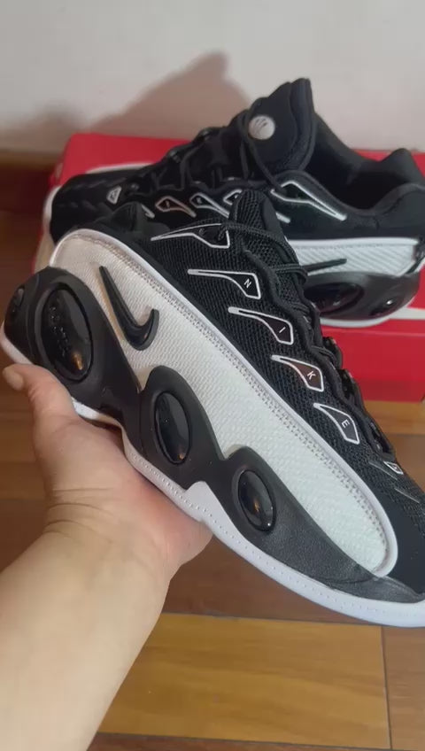 Nike Nocta Glide  - Negras y Blancas